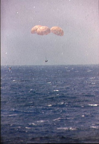 Apollo 12 Command Module nears splashdown in the Pacific Ocean
