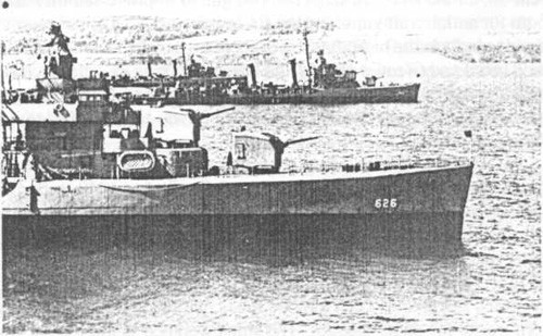 Satterlee (DD 626) at anchor in Belfast Lough, 14 May 1944, with Baldwin (DD 624) and Nelson (DD 623).