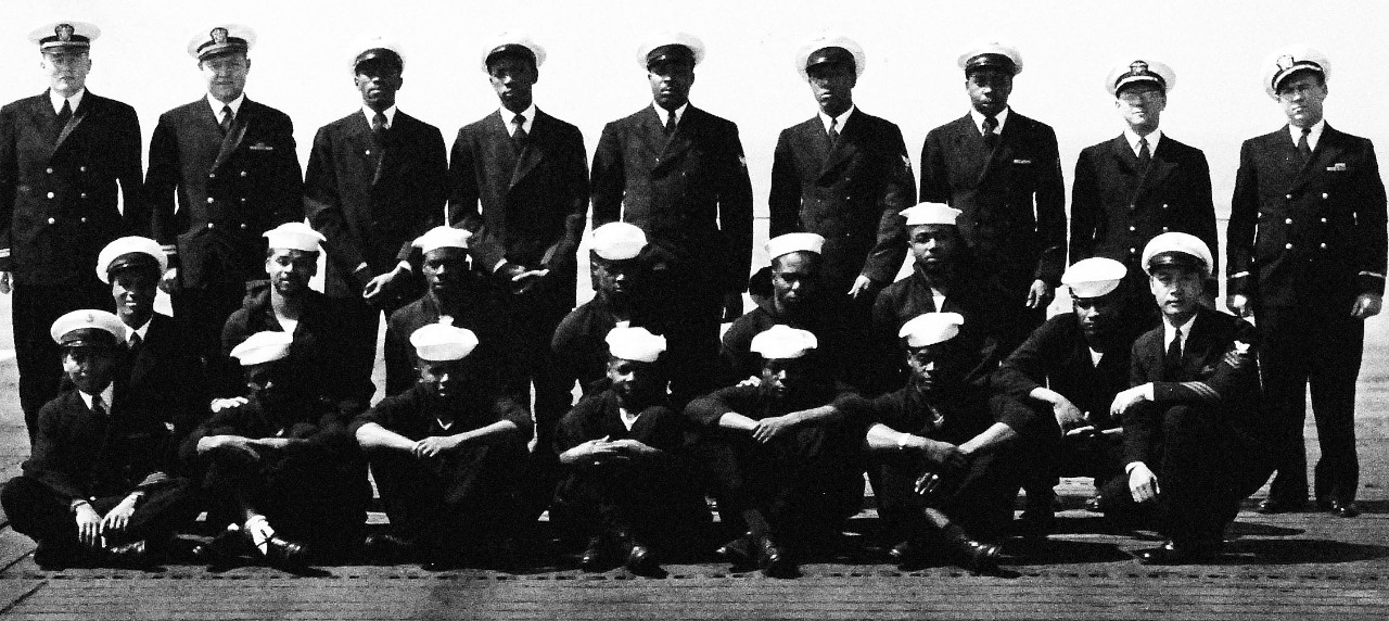 80-G-372709:  Ship’s Mess personnel seen on board USS Takanis Bay (CVE-89), circa WWII.  African-Americans and Asian-Americans.   Photograph received June 6, 1946.  Official U.S. Navy Photograph, now in the collections of the National Archives.  