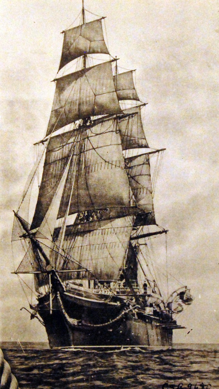 19-N-9680:   USS Hartford (1859-1926), sloop-of-war,  1861-65.   Artwork entitled, “Admiral Farragut’s Flagship Hartford”.  Artwork done in 1910 shows flagship under sail, bow view as she may have looked during the Civil War.   Official U.S. Navy Photograph, now in the collections of the National Archives.  (2014/07/09).  