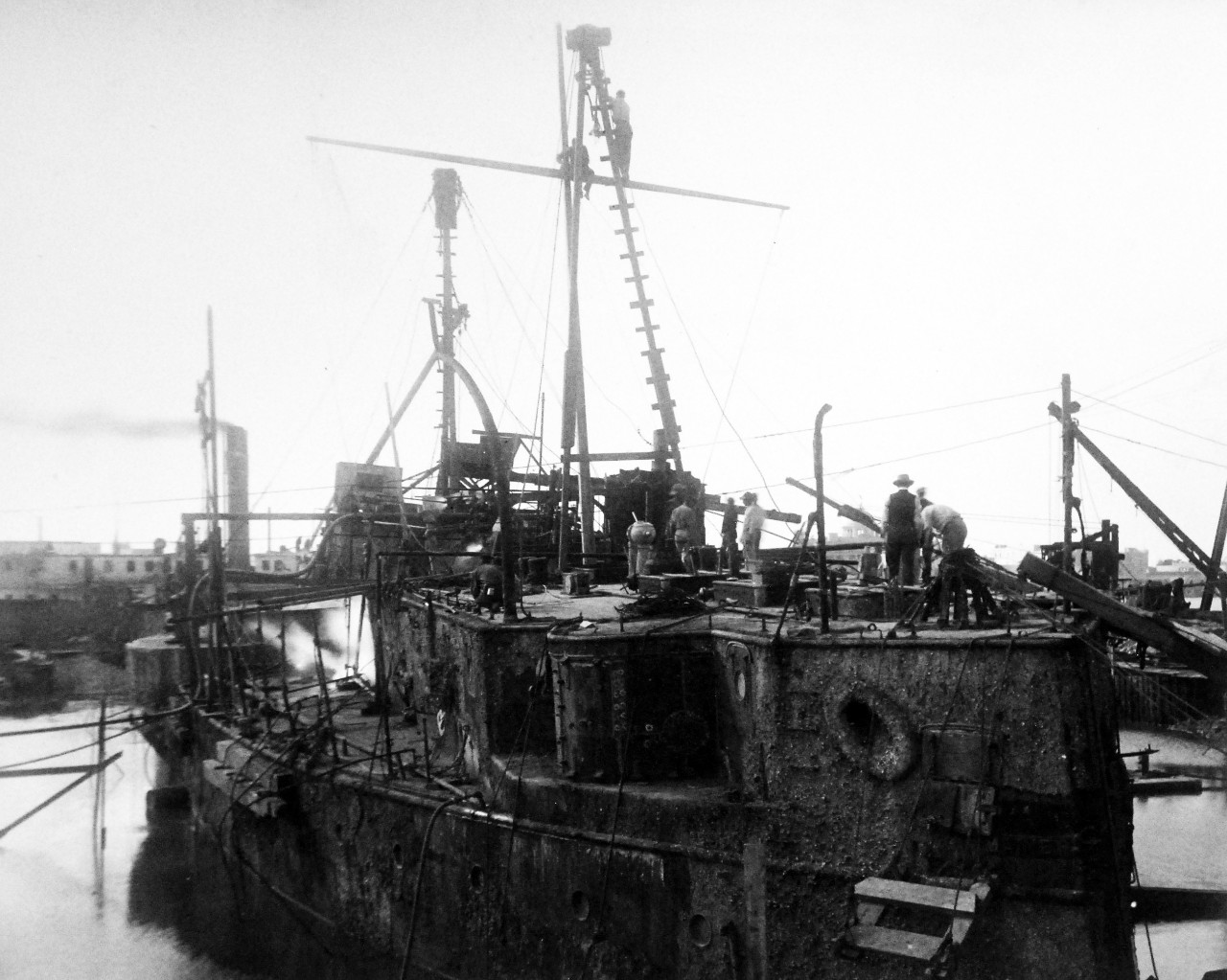 LC-Lot 8936-48:  USS Maine (1895-98), 1912.   Raising Maine’s wreck in Havana Harbor, Cuba, February 11, 1912.  Shown: stern of the wreck.   Maine exploded on February 15, 1898, and was one of the causes for the United States to enter war with Spain, Spanish-American War, April-August 1898.  Transfer from the War Department, Washington.  Courtesy of the Library of Congress.   (2015/10/2).