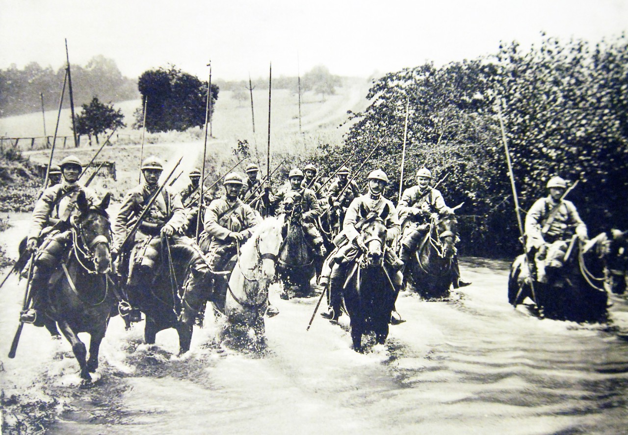 <p>Lot-10282-8: WWI: Personnel French. Original caption, “Dragoons Reconnoitring, Oise, 1916.”&nbsp;</p>

