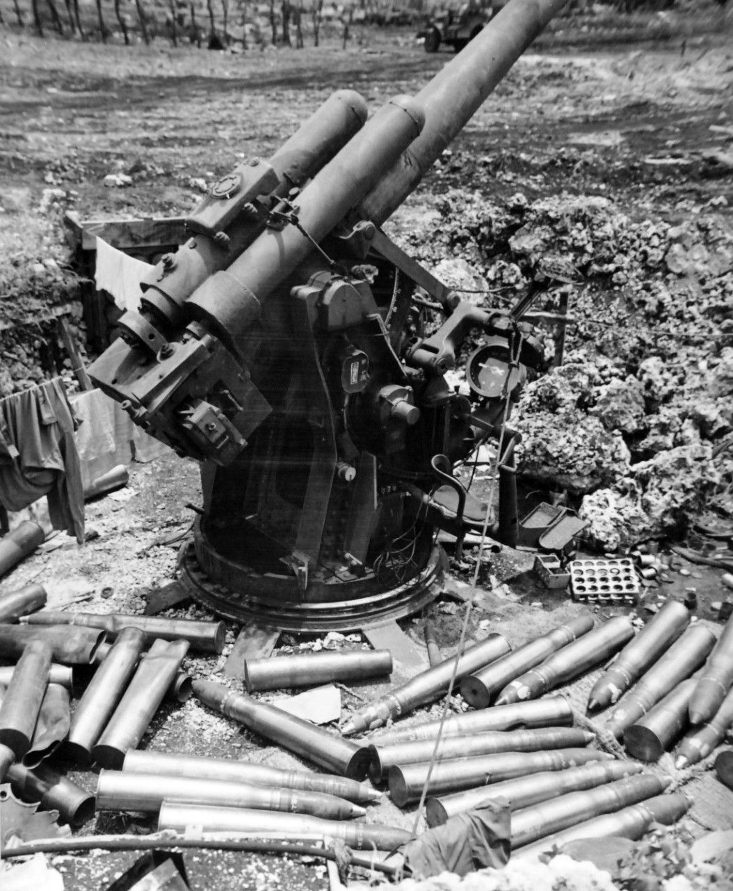 80-G-307750:  Invasion of Saipan, June-July 1944.  Japanese guns captured on Saipan after invasion.  Shown: 6” guns.  Photograph received March 20, 1945.      Official U.S. Navy Photograph, now in the collections of the U.S. Navy.  (2017/04/11).  
