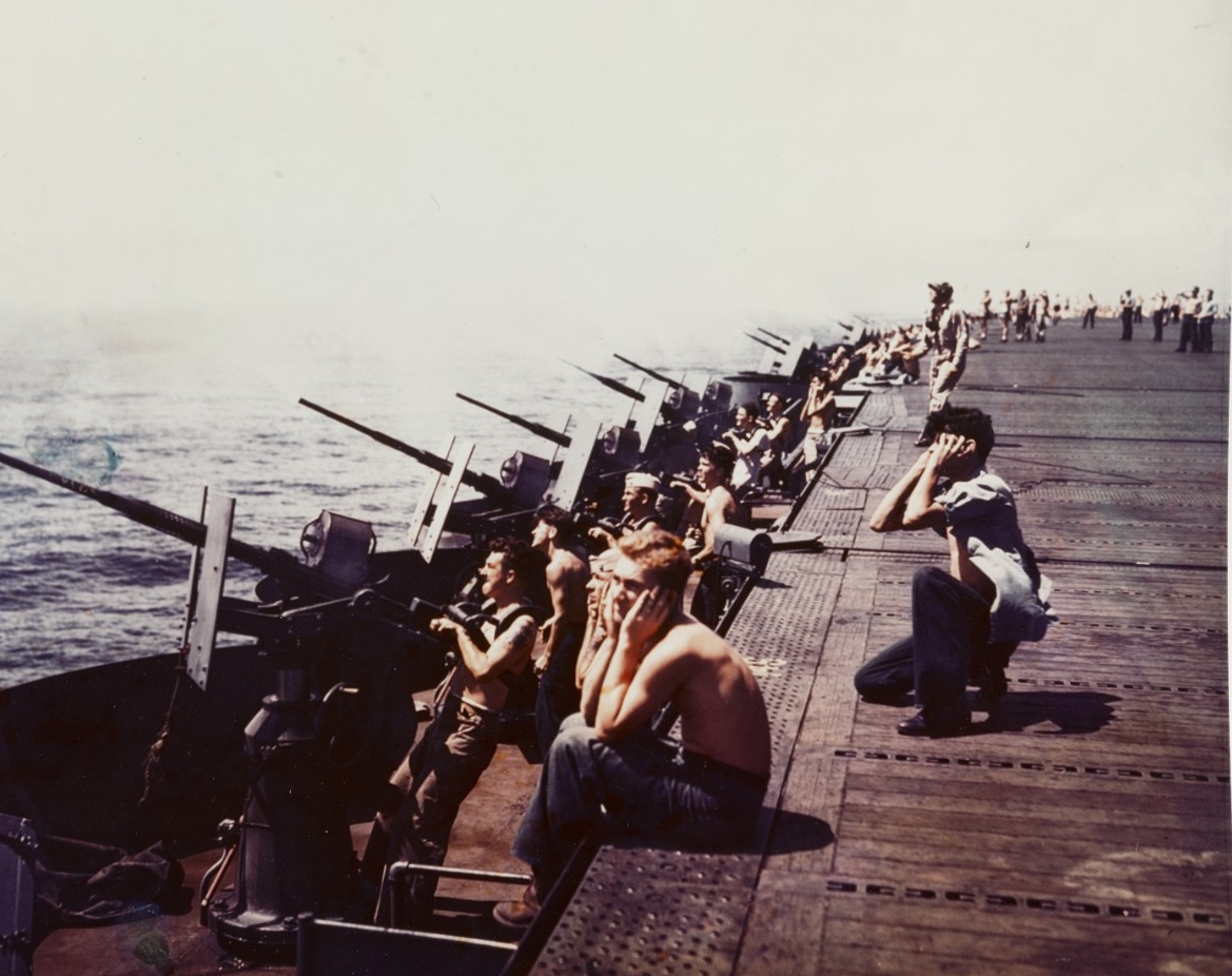20mm Anti-aircraft Machine Guns Men firing, circa 1945