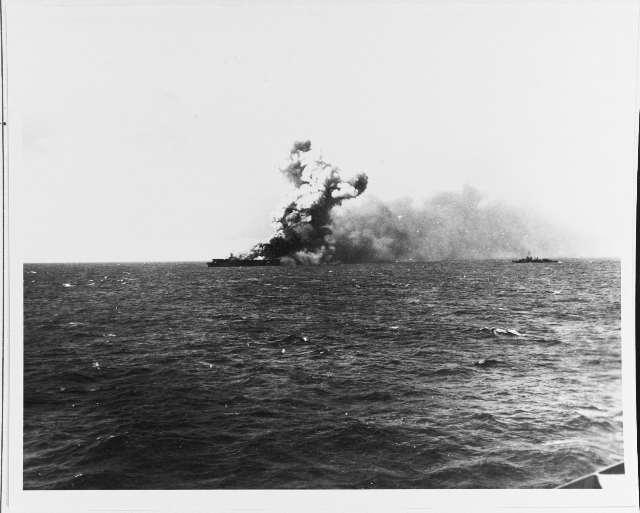 Photo #: 80-G-270546  Loss of USS Princeton (CVL-23), 24 October 1944