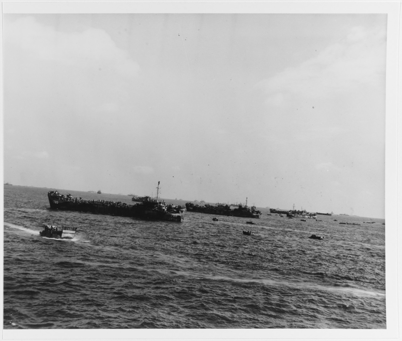 Photo #: 80-G-303902  Iwo Jima Operation, 1945