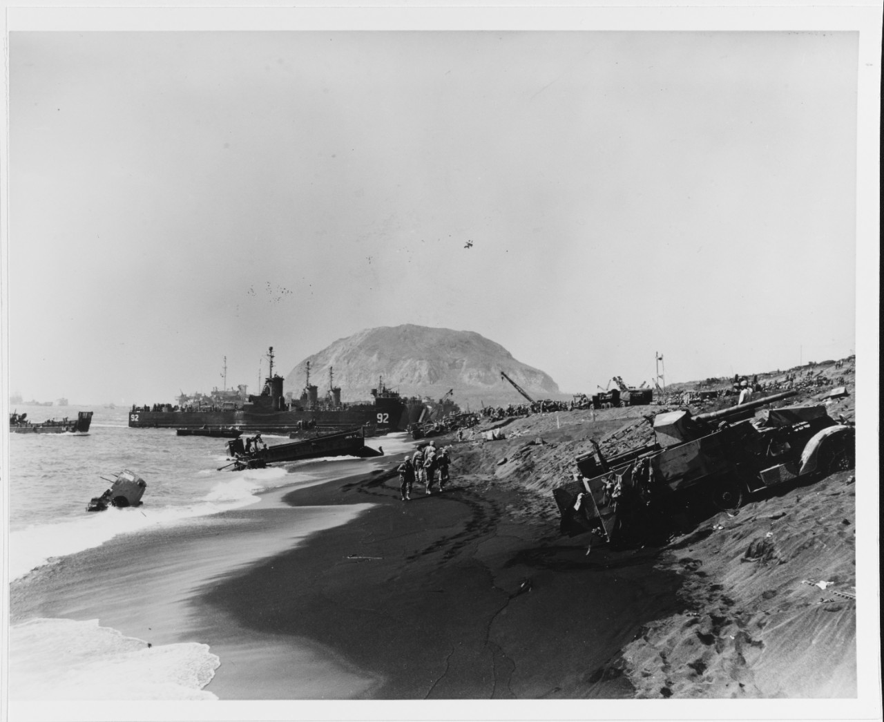Photo #: 80-G-303924  Iwo Jima Operation, 1945