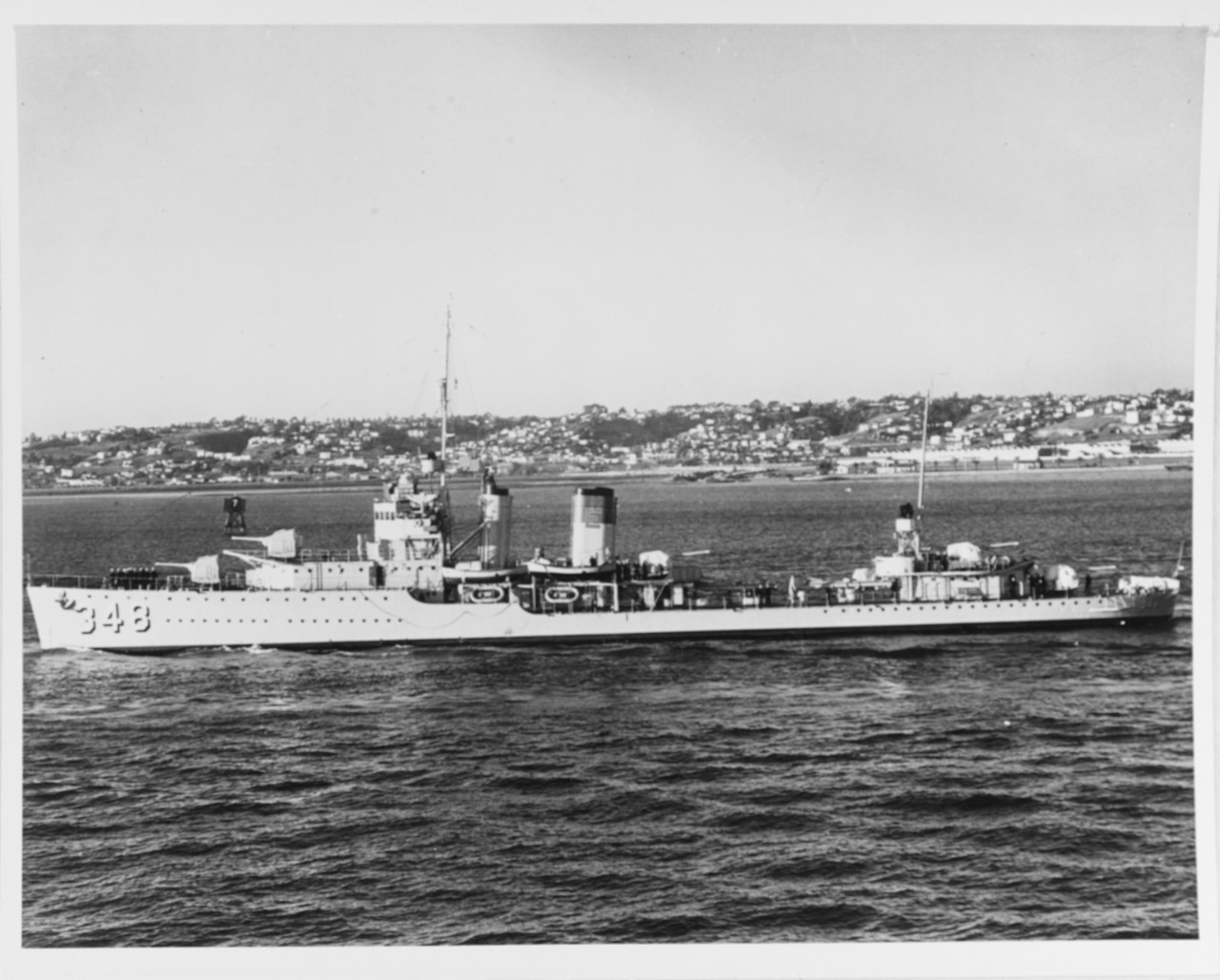 Photo #: 80-G-427093  USS Farragut (DD-348)