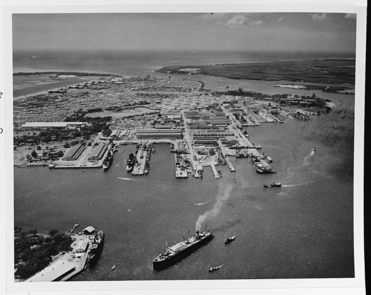 Photo #: 80-G-451123  Pearl Harbor Navy Yard, Oahu