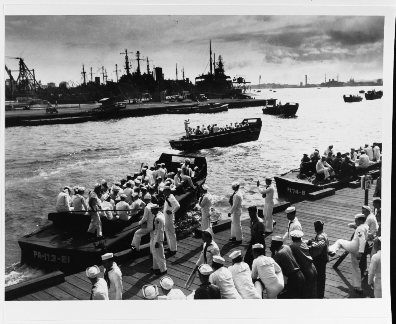 Photo #: 80-G-474987  Pearl Harbor Navy Yard