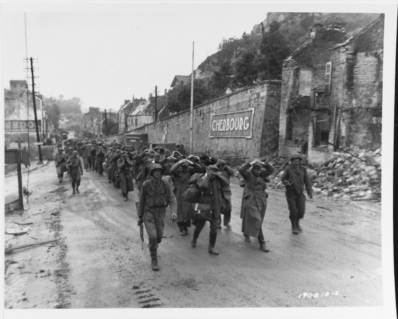 Photo #: SC 190810  Cherbourg Campaign, June 1944