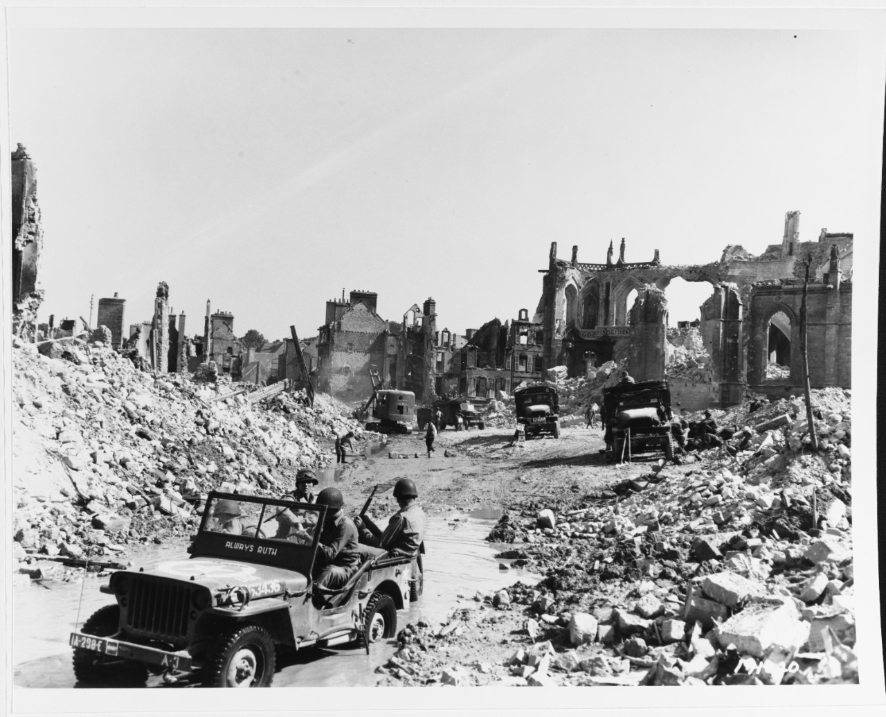 Photo #: SC 191020  Cherbourg Campaign, June 1944
