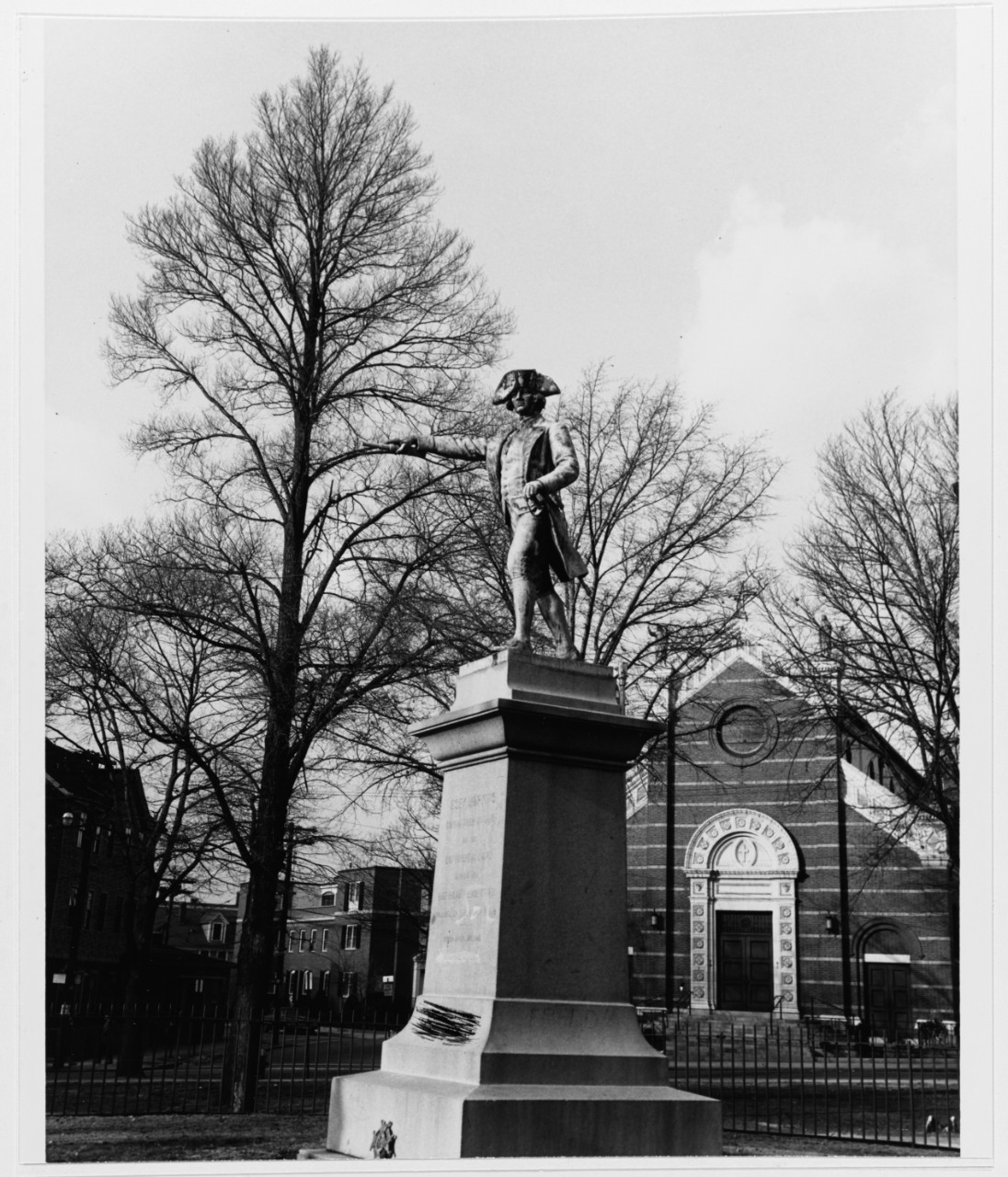 Photo #: USN 1120072  Statue of Commodore Esek Hopkins