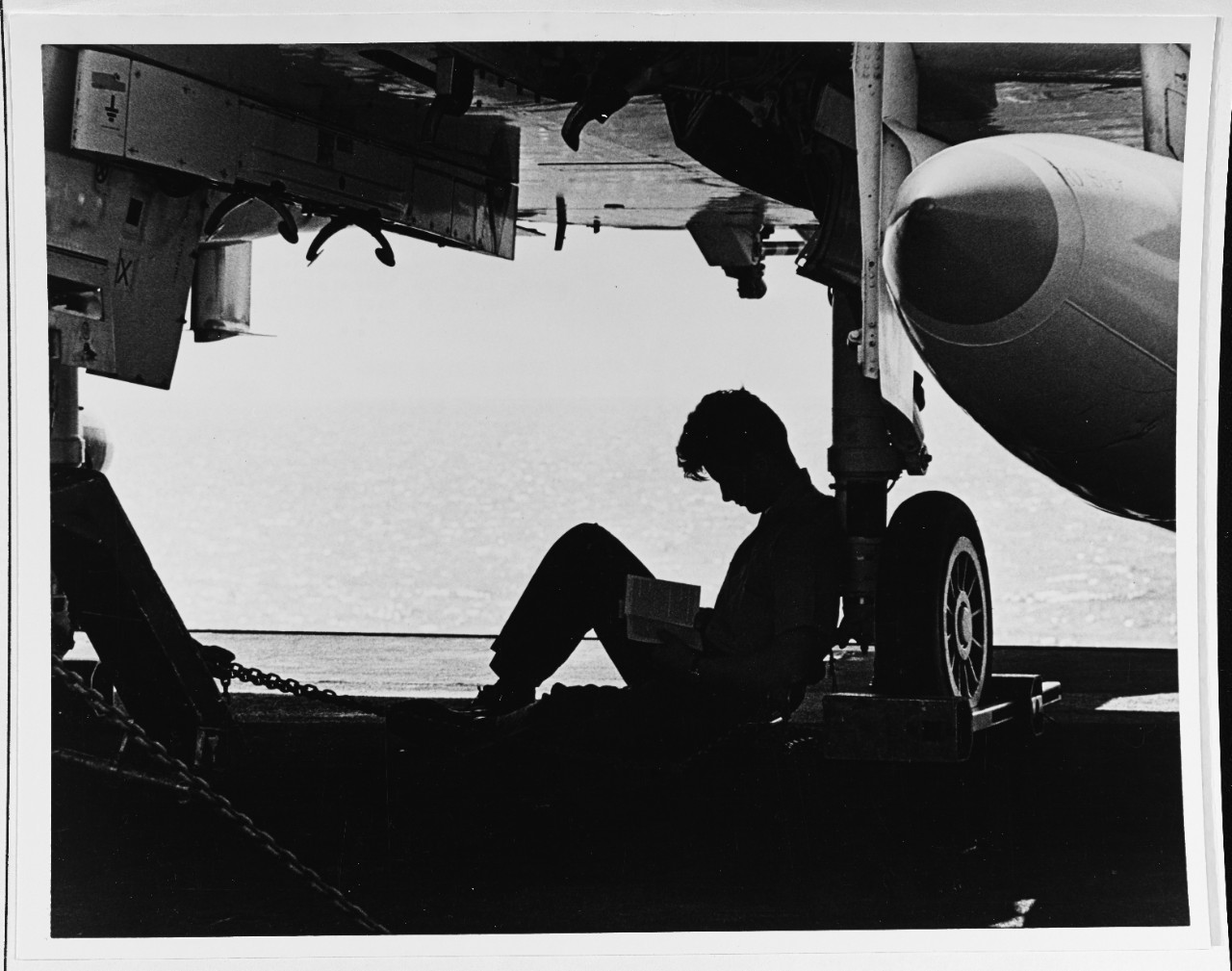 Photo #: USN 1142199  USS Bon Homme Richard (CVA-31)