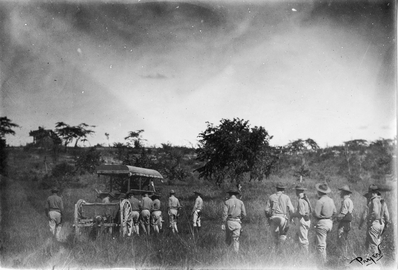<p>NHF-038-E.08 Marine artillery&nbsp;in the hills near Port au Prince, Haitian Campaign</p>
