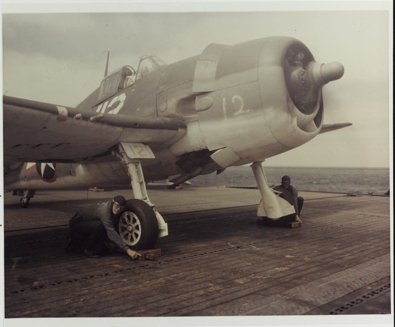 "Chockmen", Grumman F6F-2 "Hellcat", circa mid-1943