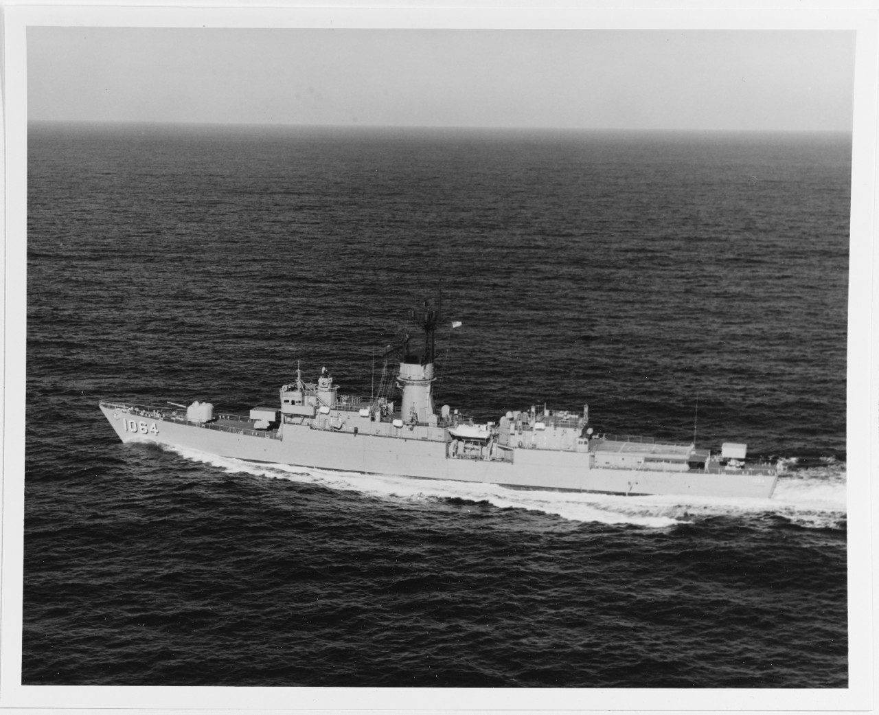 USS LOCKWOOD (DE-1064)