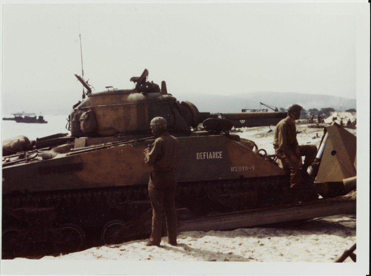 Photo #: NH 100087-KN M4 &quot;Sherman&quot; tank