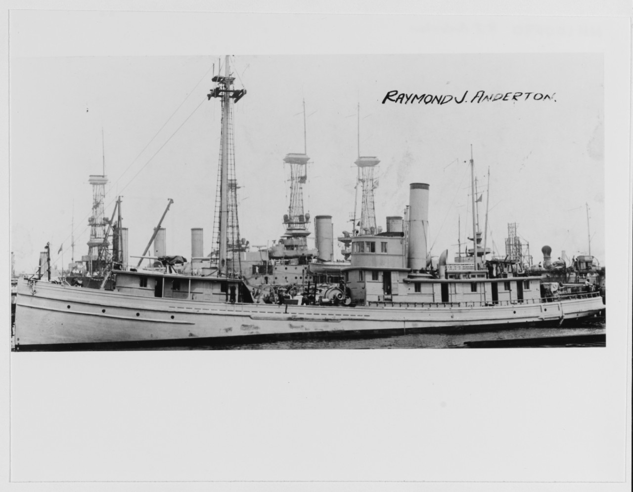 Photo #: NH 100590  USS Raymond J. Anderton (SP-530)