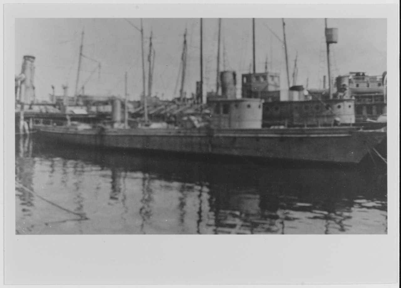 USS ENDION (SP-707) photographed during World War I with other SP Craft