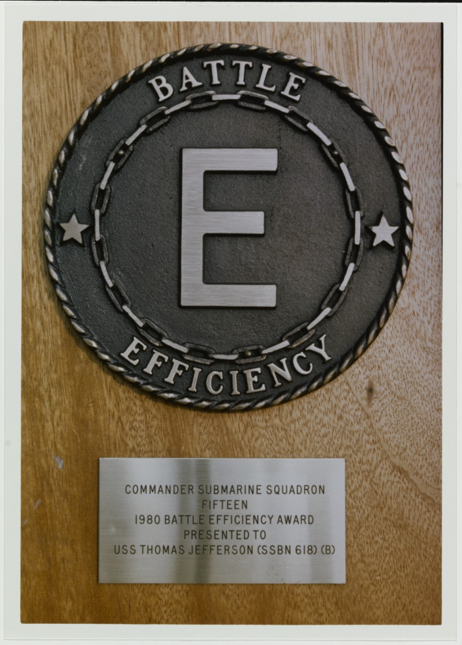 Battle Efficiency "E" Award presented to USS THOMAS JEFFERSON (SSBN-618)