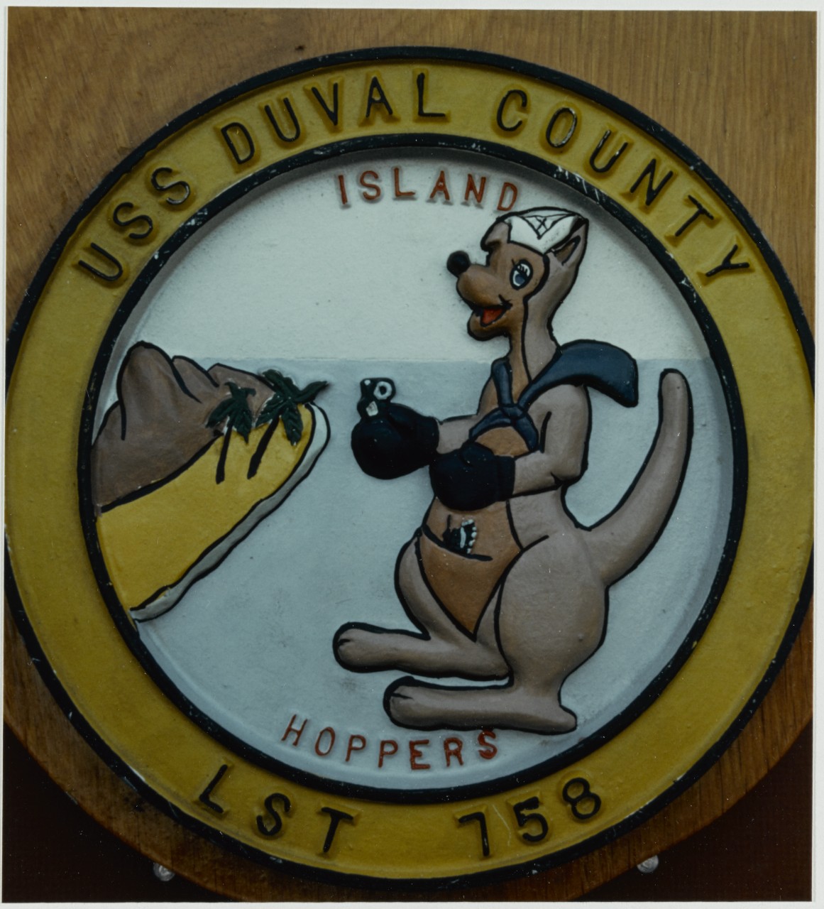Insignia: USS DUVAL COUNTY (LST-758)