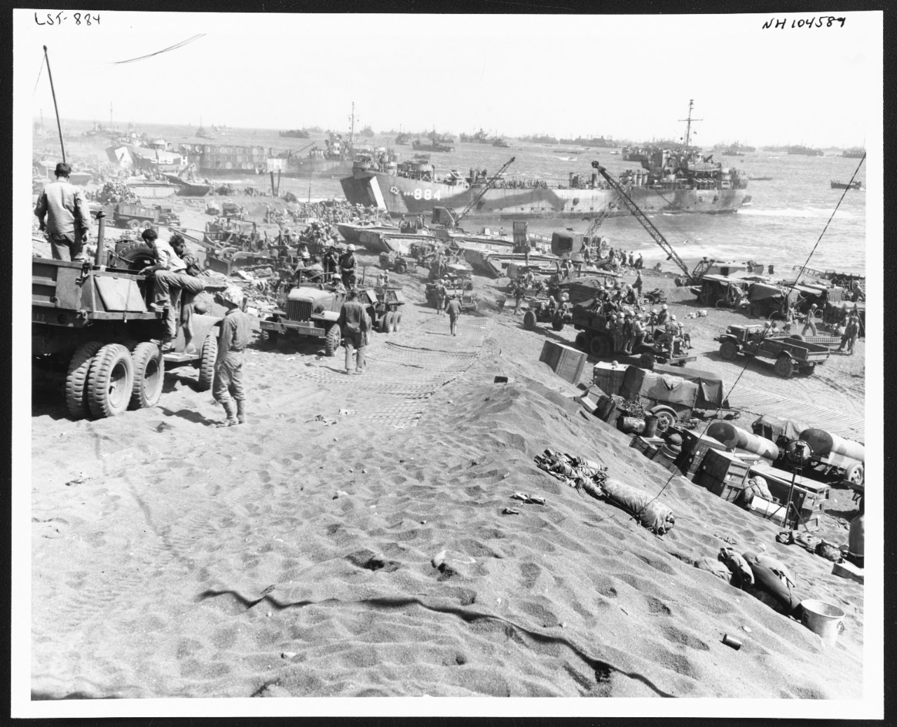 Photo #: NH 104589  Iwo Jima Operation, February-March 1945