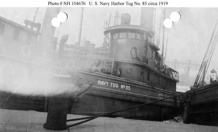Photo #: NH 104676  U. S. Navy Harbor Tug No. 85