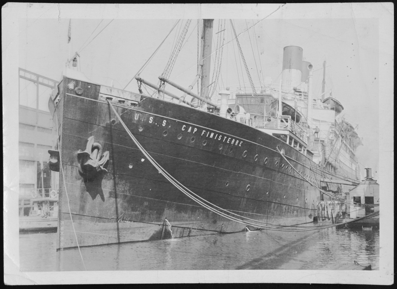 Photo #: NH 107061  USS Cap Finisterre