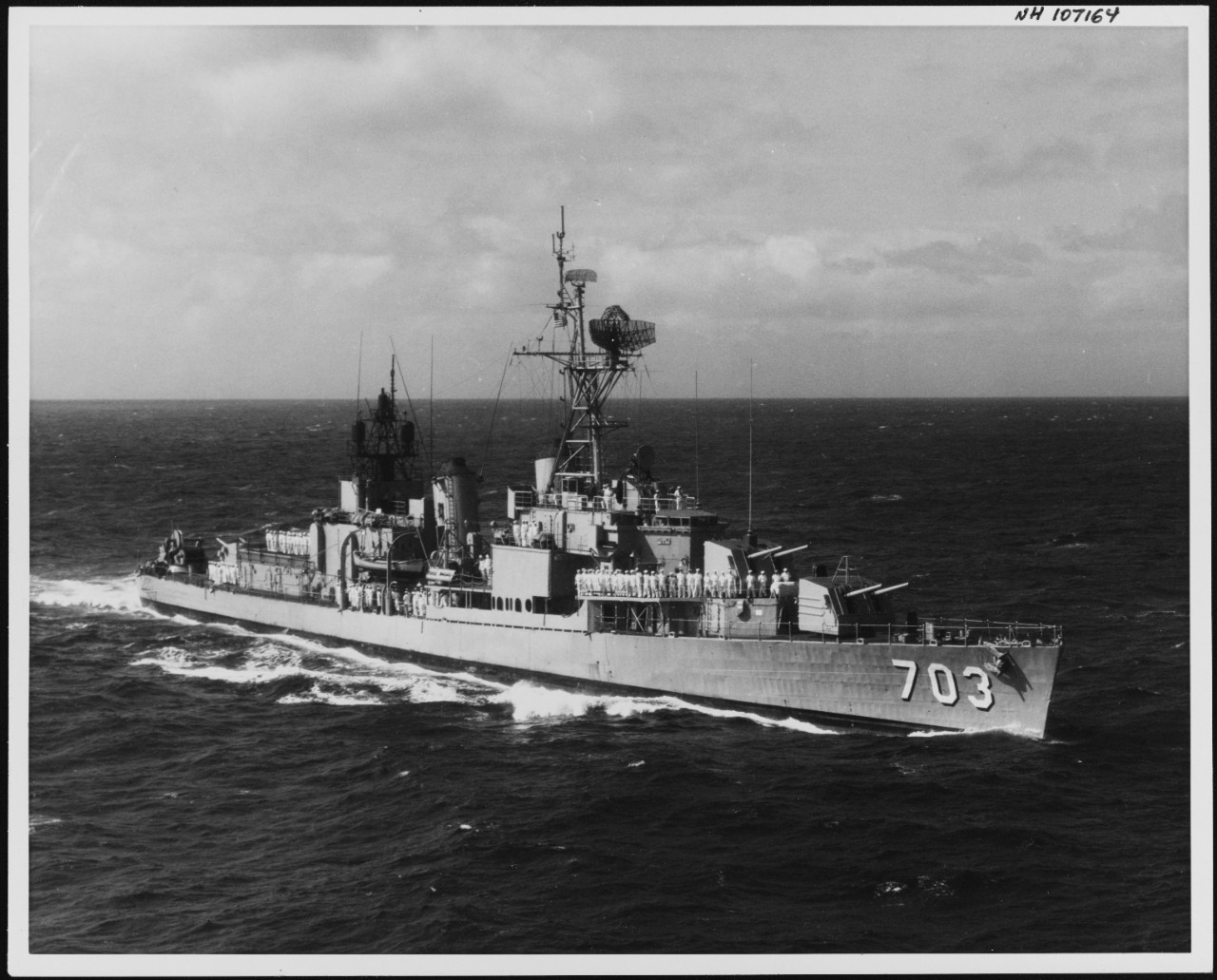 Photo #: NH 107164  USS Wallace L. Lind