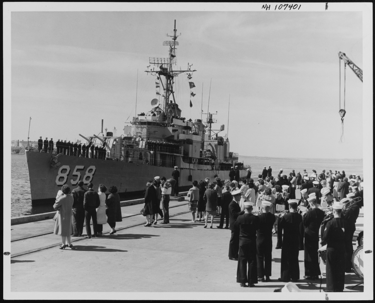 Photo #: NH 107401  USS Fred T. Berry