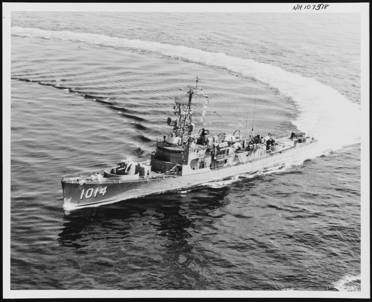 Photo #: NH 107518  USS Cromwell