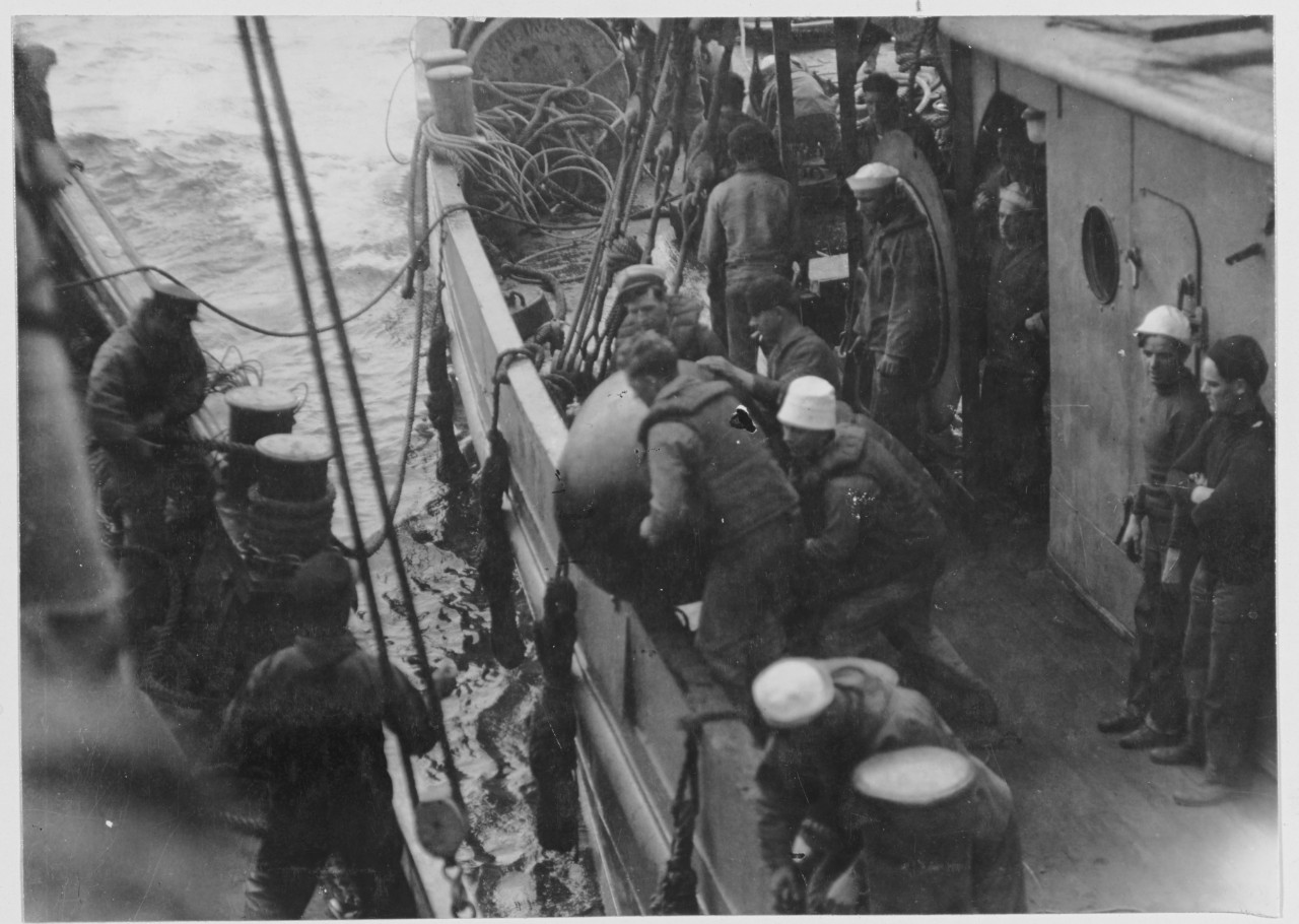 Transferring Material at Sea to a Minesweeper