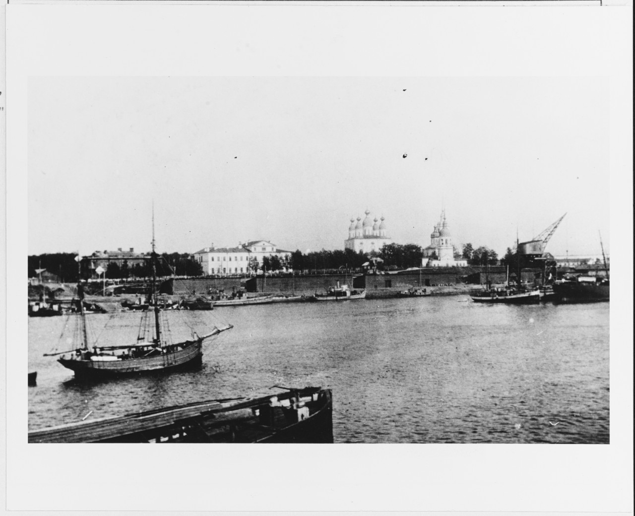 NH 111891 Port of Archangel, Russia, 1919