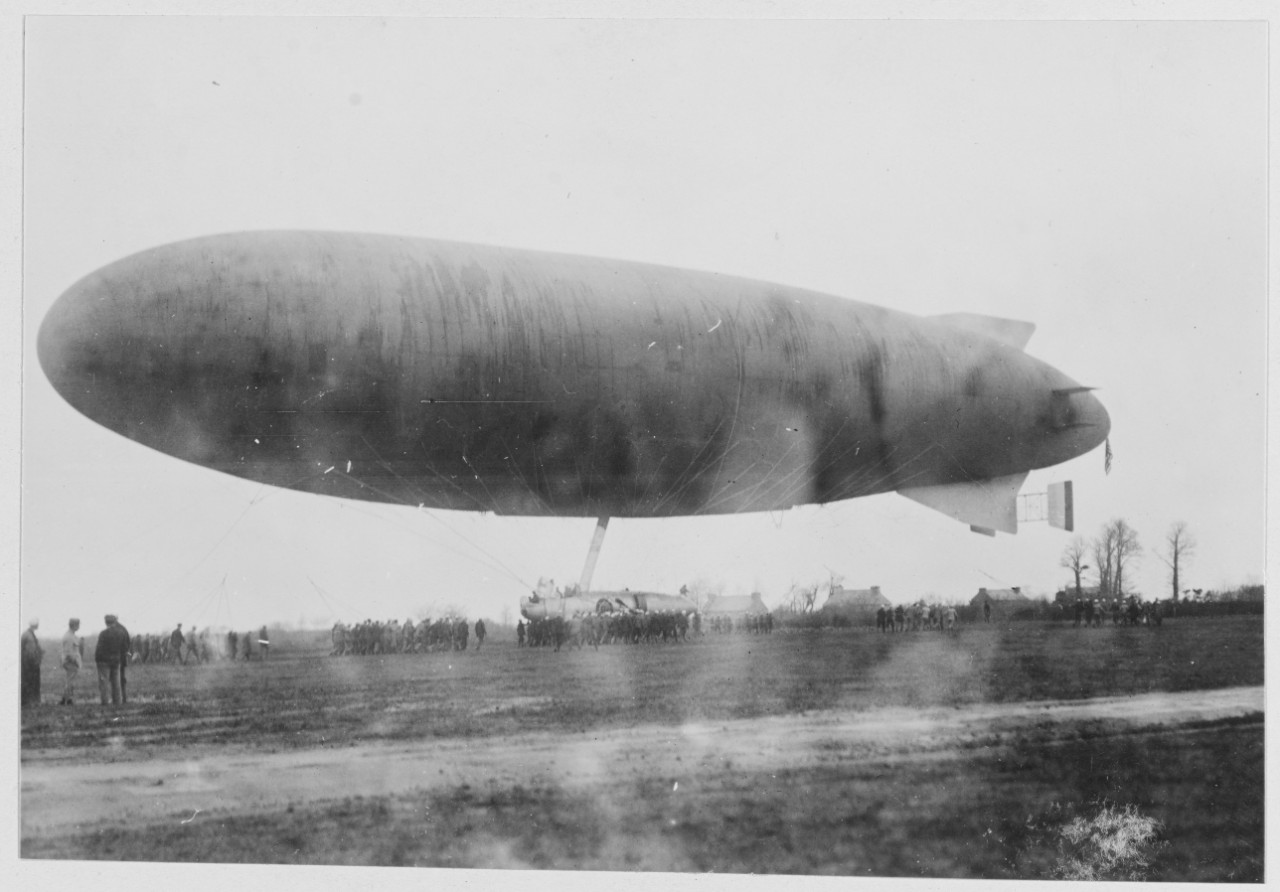 French airship met U.S.S. GEORGE WASHINGTON and convoy off Brest, France, December 13, 1918