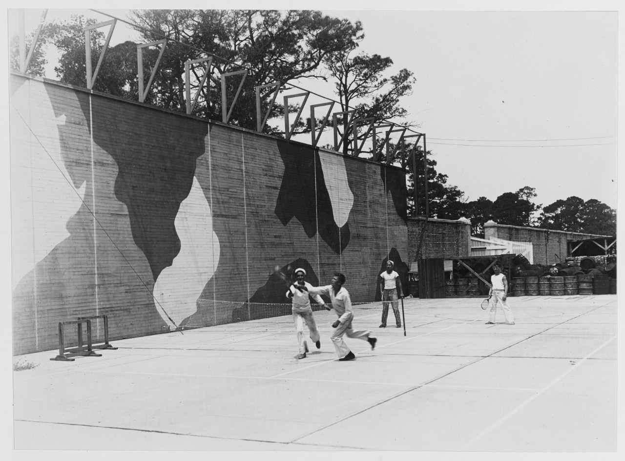 A game of tennis, Pensacola