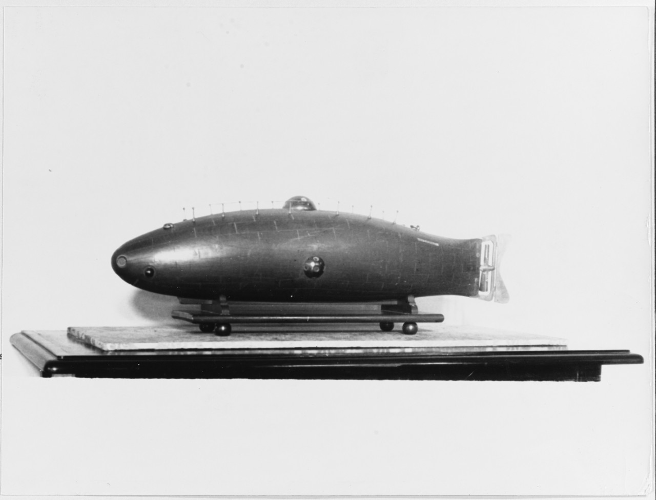 Model of first ICTINEO Submarine.