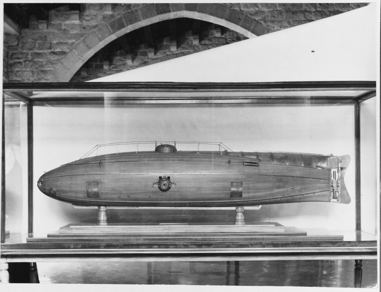 Model of second Spanish ICTINEO Submarine