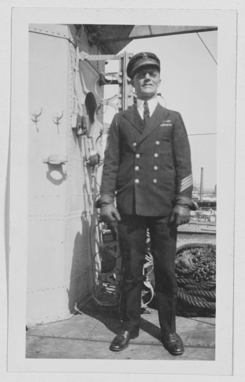 Hoffman, George. USS Fox (Navy Cross)