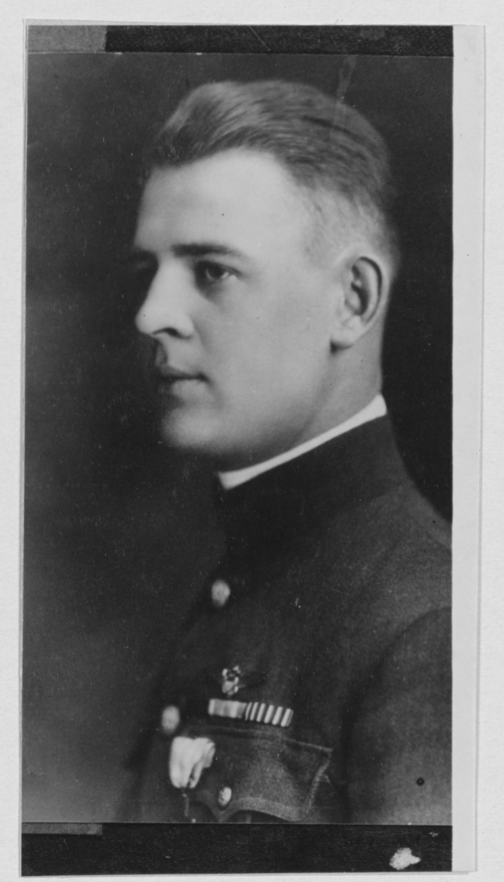 Smith, Eugene M. Q. M. USNRF. (Navy Cross)