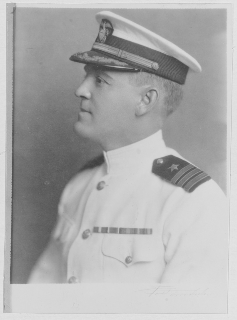 Walker, R. L. Comdr, U.S.N. (Navy Cross)
