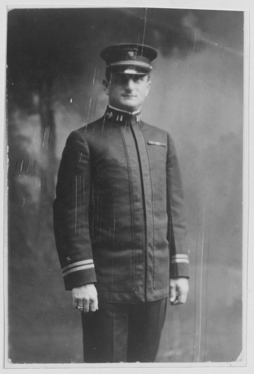 Wolffe, Murry, Chief Boatswain USN. -Navy Cross