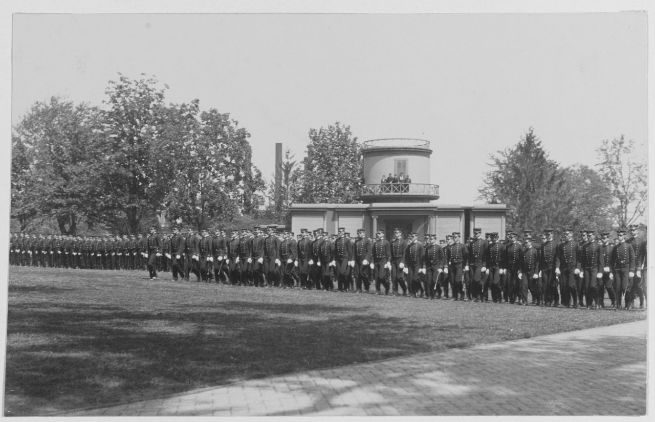 Graduating class of 1905.