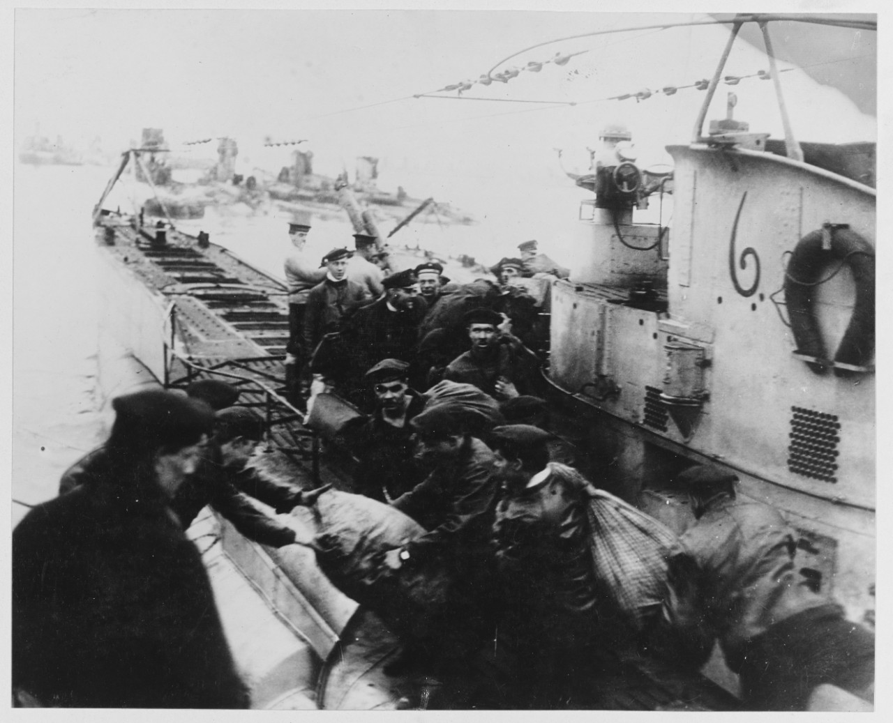 The transferring of German Crews to a British cutter.