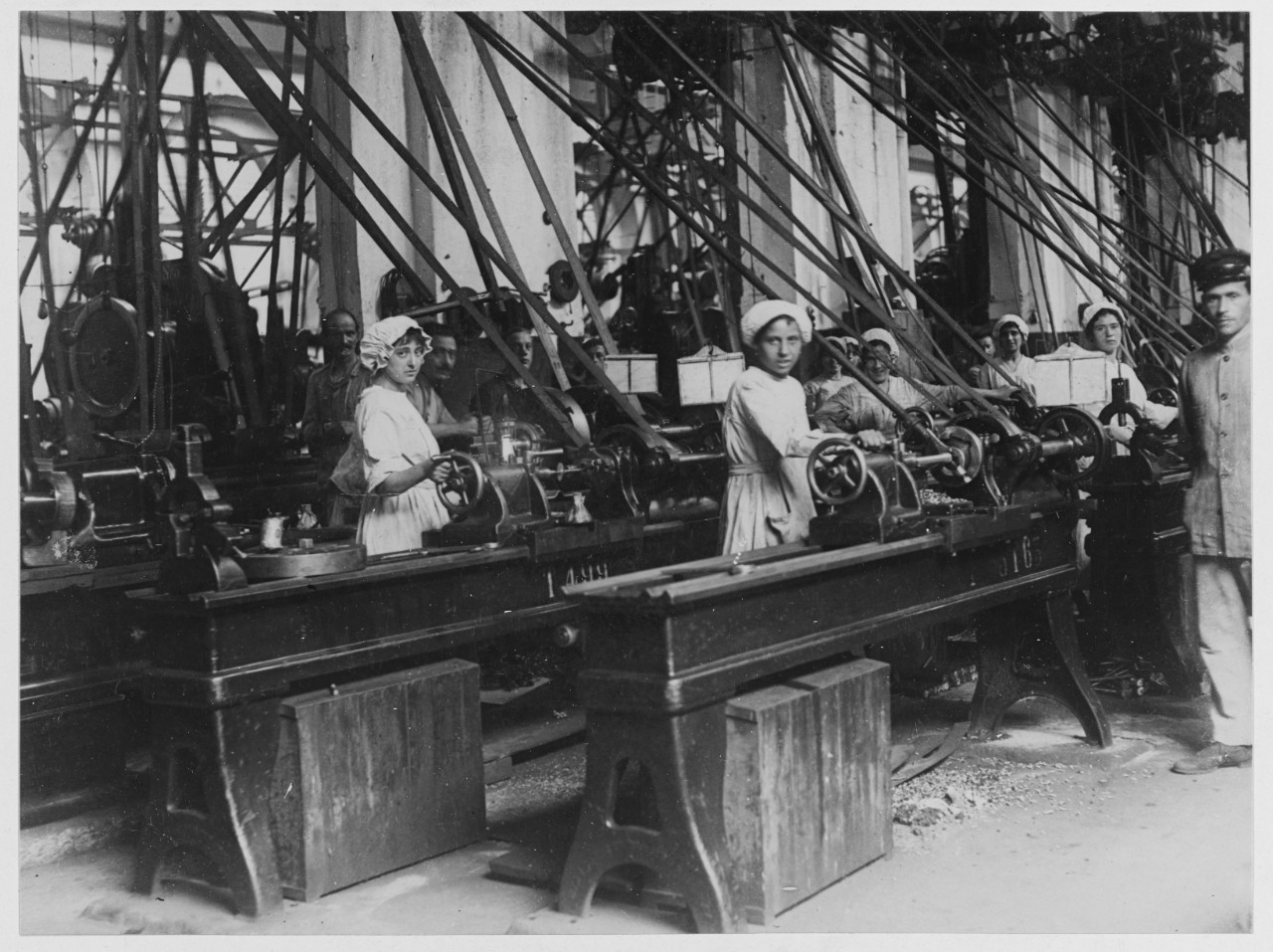 Munition girls at work at Ausaldo works.