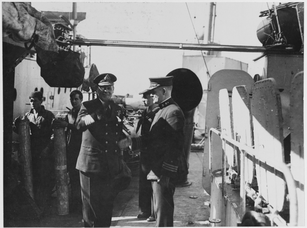 First Sea Lord, Admiral Sir Rosslyn Wemyss visits American ships