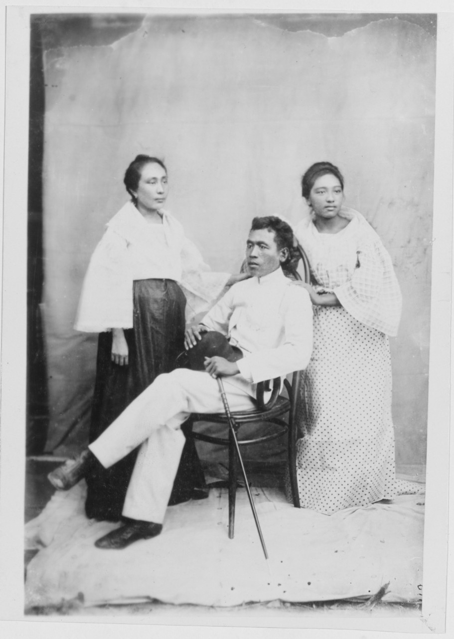 The President of VIGAN, P.I. with part of his family