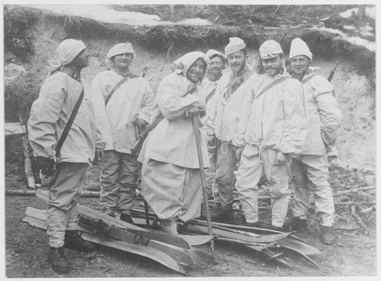 The mountain war against Italy. Men in white uniform and on wooden skiis. Austria-Hungary.