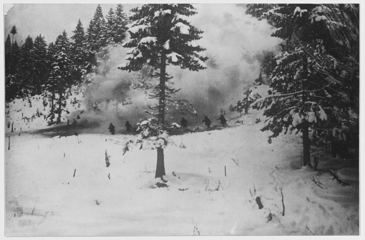 The mountain war against Italy. Passage of Austrian storm troops in the snow. Austria-Hungary.