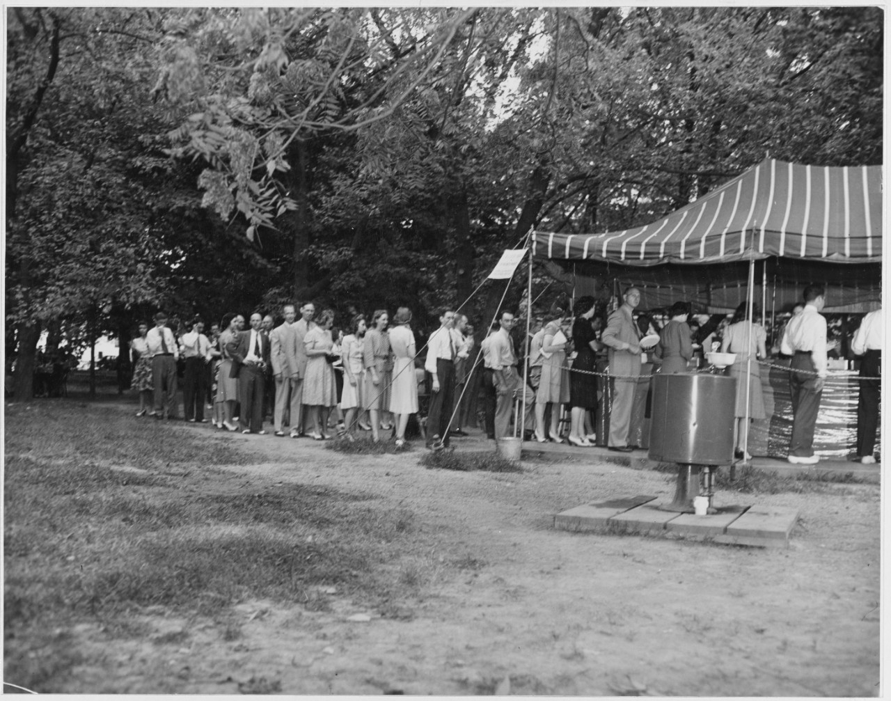 People in line at outdoor cafeteria, Washington, DC